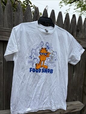 Gildan large heavy cotton Garfield tee. NWOT!